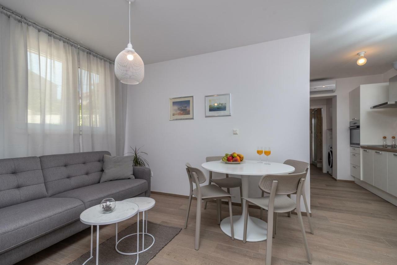 Apartments Flora Trogir Eksteriør bilde
