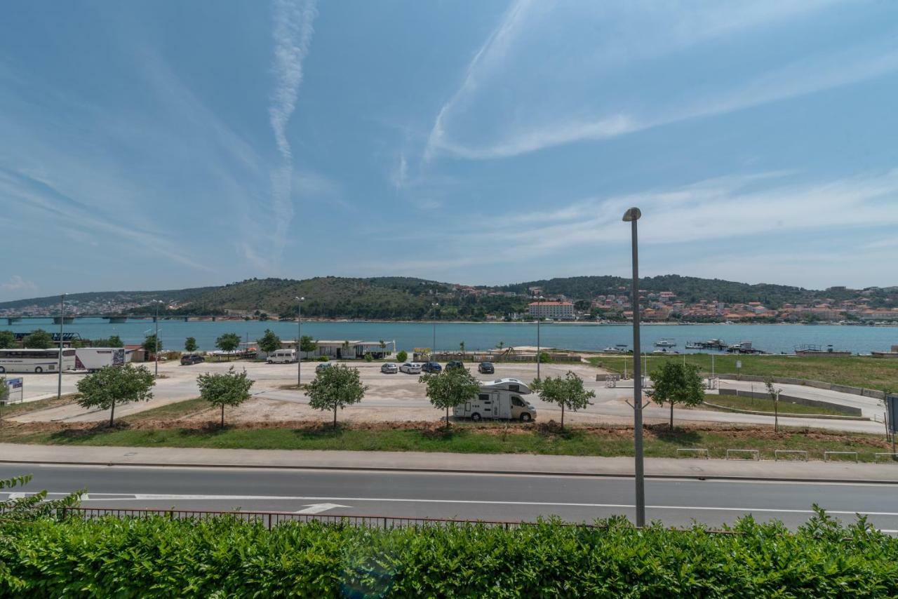 Apartments Flora Trogir Eksteriør bilde