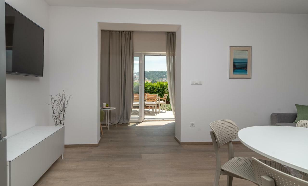 Apartments Flora Trogir Eksteriør bilde
