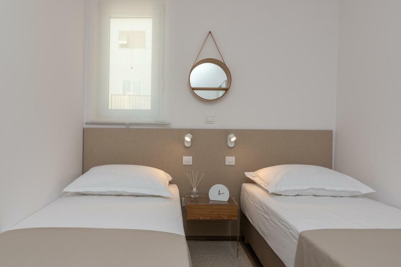 Apartments Flora Trogir Eksteriør bilde